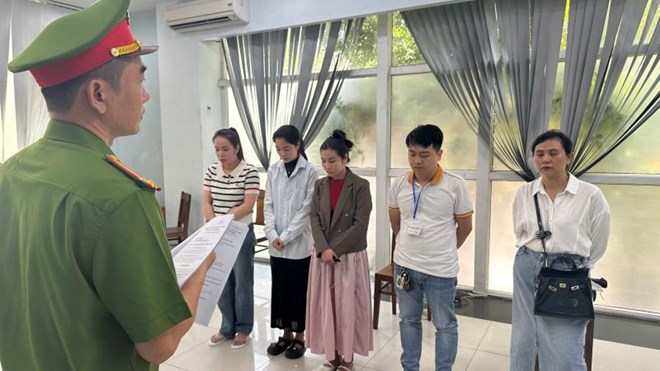 Giả bác sĩ vẽ bệnh, lừa đảo hàng trăm triệu đồng tại phòng khám quốc tế ở Đà Nẵng