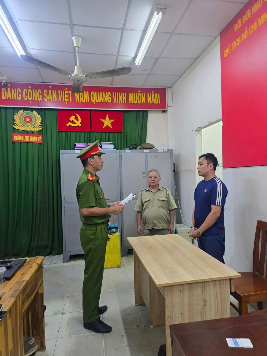 Đỗ Thành Nhung đã sử dụng pháp nhân Công ty Thành Chung để nhận làm dịch vụ visa lao động sang các nước. Ảnh: Công an TP Đà Nẵng