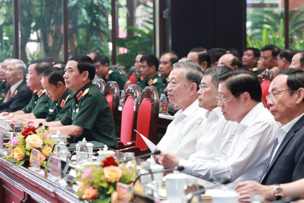 Tổng Bí thư Tô Lâm cùng lãnh đạo Đảng, Nhà nước dự chương trình. Ảnh: Hải Nguyễn