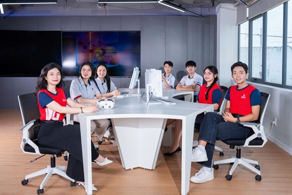 Học tập gắn với thực tiễn, đào tạo sát với doanh nghiệp - sinh viên DHV tự tin bước vào thị trường lao động. Ảnh: Trường Đại học Hùng Vương TP.HCM