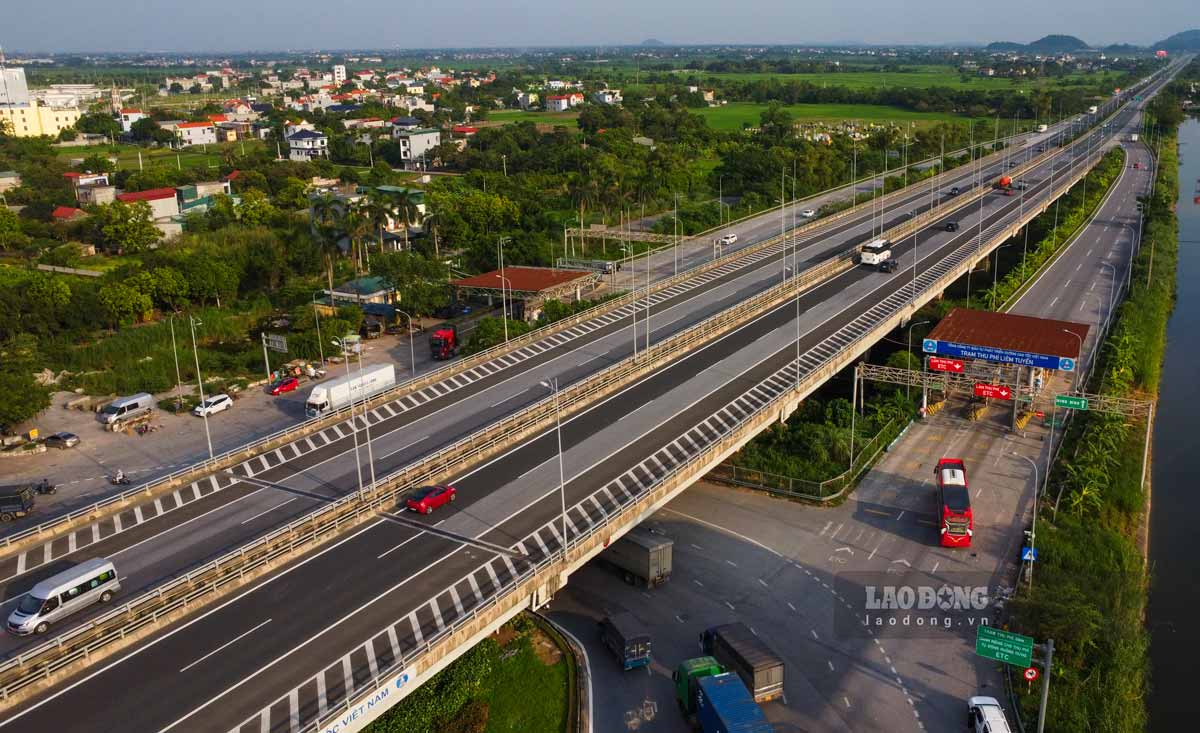 Cao tốc Pháp Vân - Cầu Giẽ - Cao Bồ - Mai Sơn đoạn nút giao Liêm Tuyền. Ảnh: Lương Hà