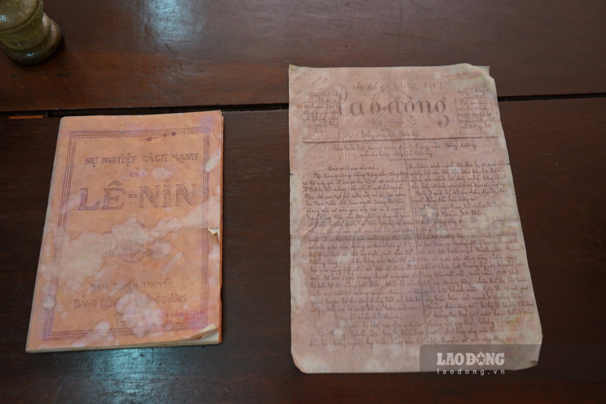 Di vật (phục chế) về đồng chí Nguyễn Đức Cảnh. Ảnh: Mai Dung