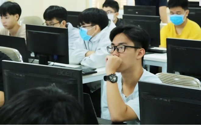 Lao động nên chủ động học AI để tránh nguy cơ thất nghiệp