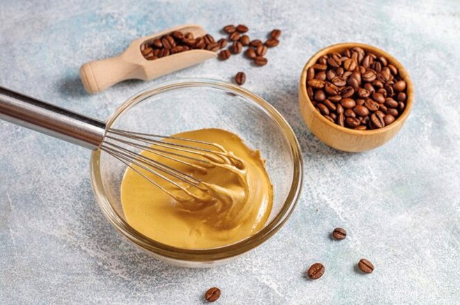 Tại sao bạn nên bắt đầu ngày mới bằng cà phê đen và bơ ghee