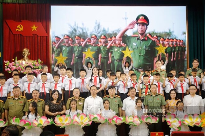 Những người con nuôi đặc biệt của Công an Điện Biên