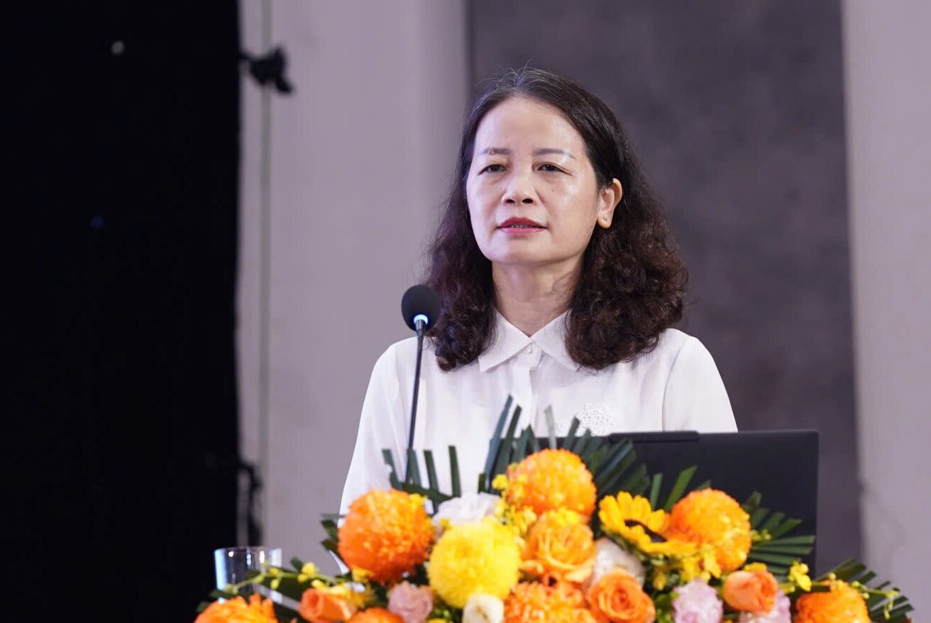 Bà Nguyễn Thị Thu Hà - Nguyên Vụ trưởng Vụ Tuyên truyền - Hỗ trợ người nộp thuế chia sẻ tại Hội thảo. Ảnh: Ban tổ chức