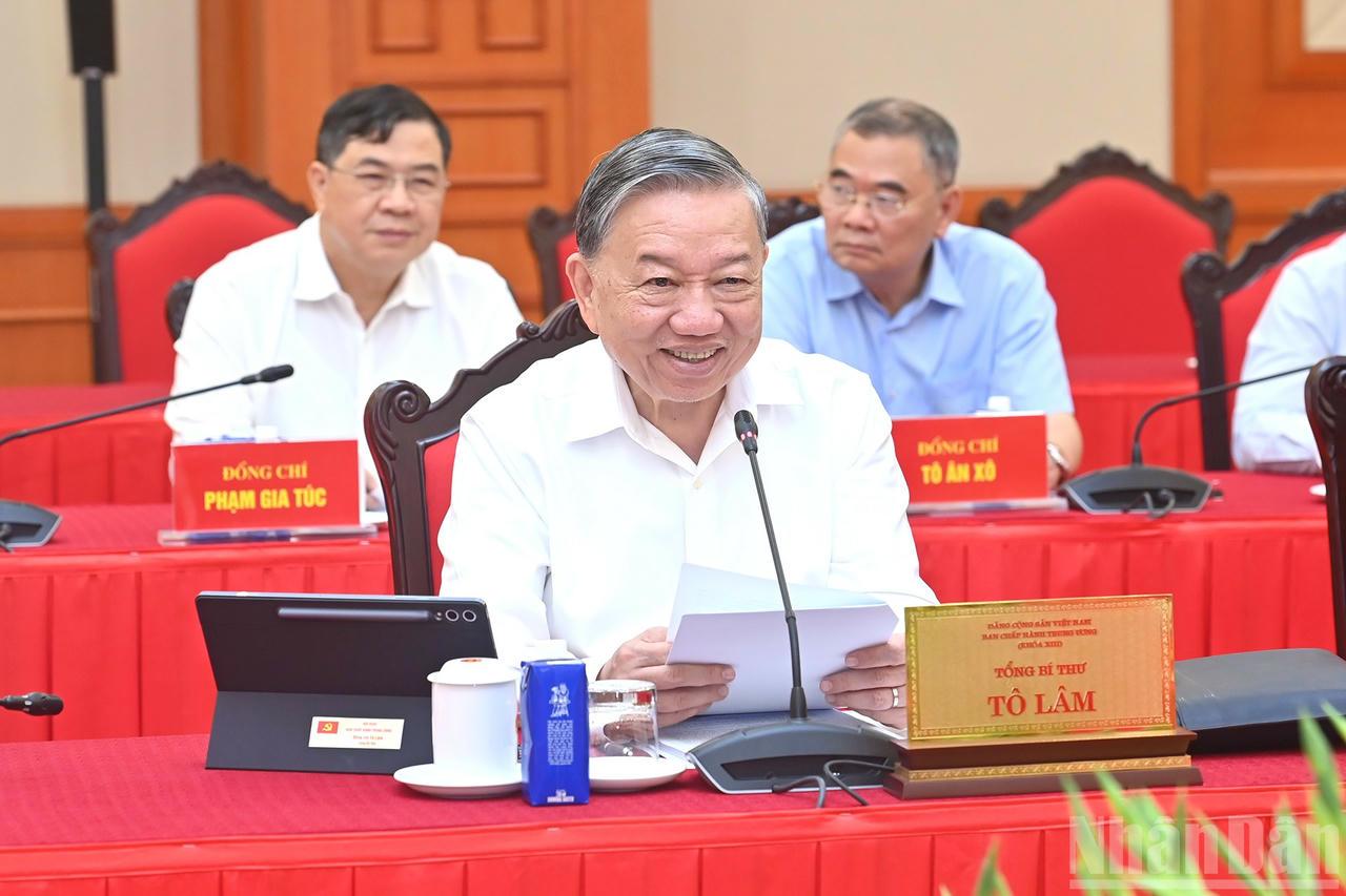 Tổng Bí thư Tô Lâm chủ trì và phát biểu chỉ đạo cuộc làm việc. Ảnh: nhandan.vn