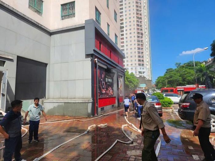 Nhân viên nhà hàng, ban quản lý tòa nhà sử dụng bình chữa cháy, họng nước chữa cháy tại cơ sở tự dập tắt đám cháy