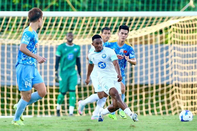 Còn nhiều vấn đề với tuyển Việt Nam sau trận thua đậm Nam Định