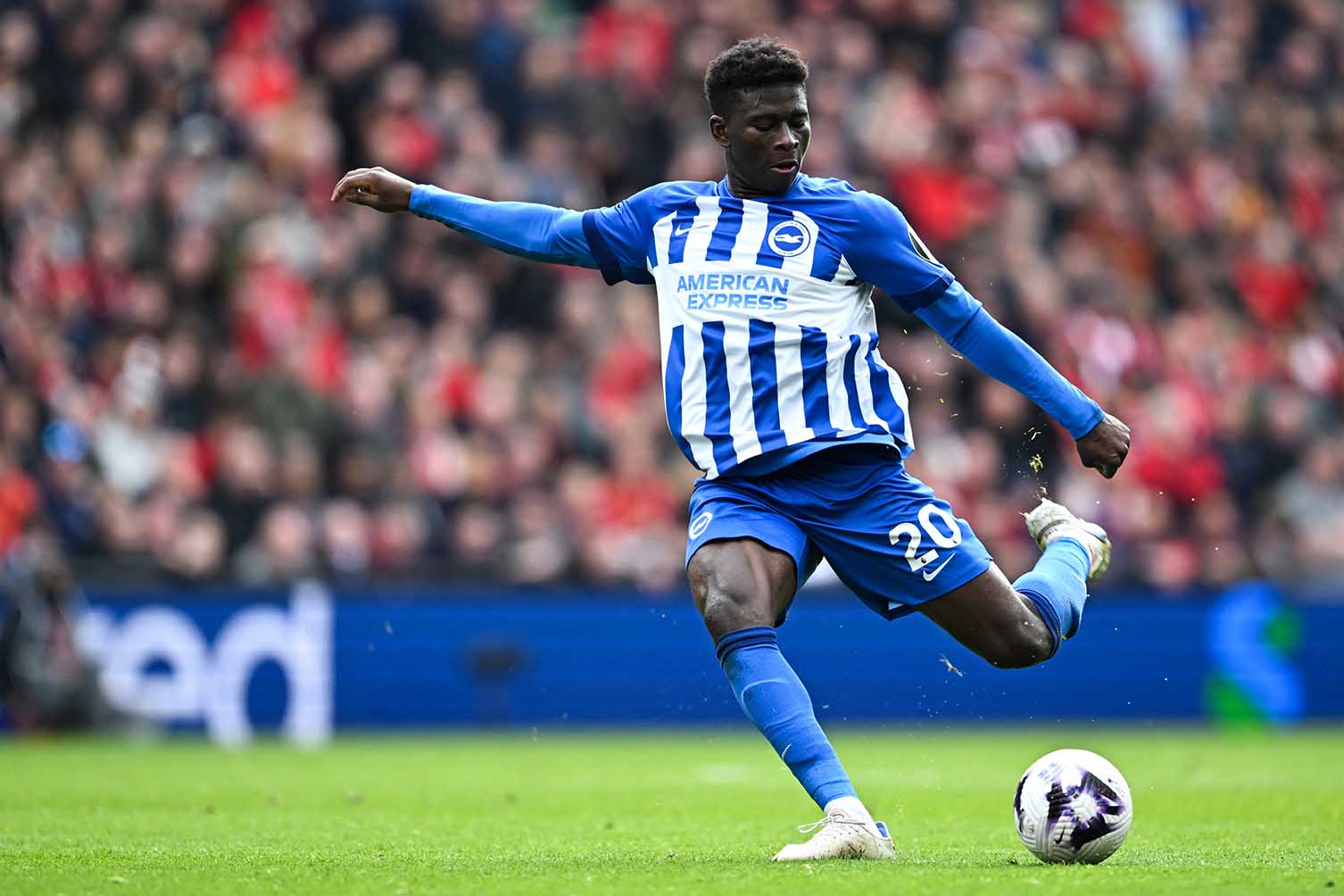 Carlos Baleba là mục tiêu hàng đầu của Man United. Ảnh: AFP