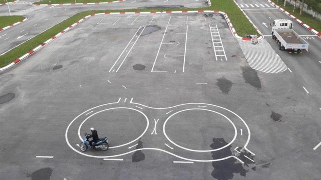 Từ tháng 9-2025, người học bằng lái xe máy phải tham gia đầy đủ thời gian học mới được thi sát hạch