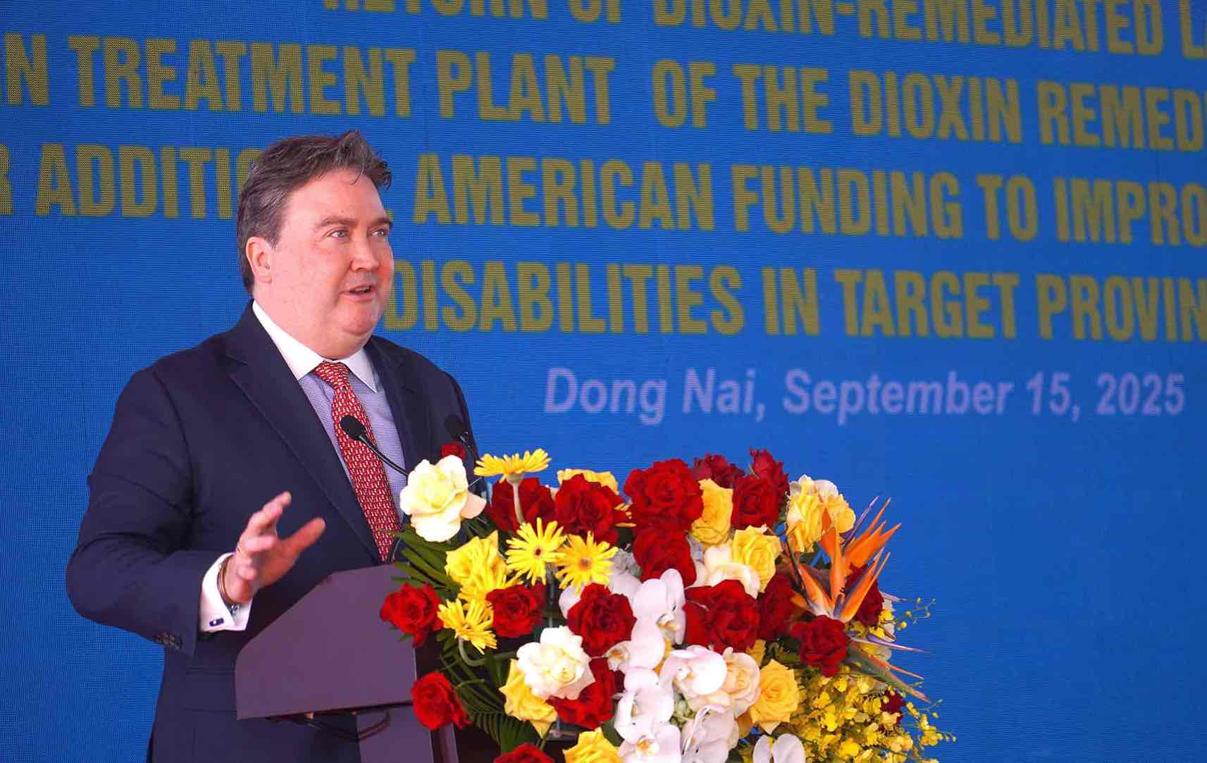 Ông Marc Evans Knapper, Đại sứ Đặc mệnh toàn quyền Hợp chủng quốc Hoa Kỳ tại Việt Nam phát biểu tại sự kiện. Ảnh: HAC