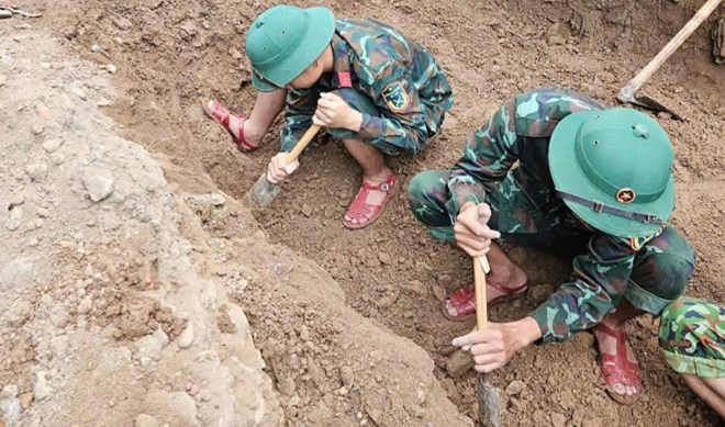 Tìm thấy 2 hài cốt liệt sĩ tại Trường Bồ Đề đúng ngày giỗ chung ở Thành cổ Quảng Trị