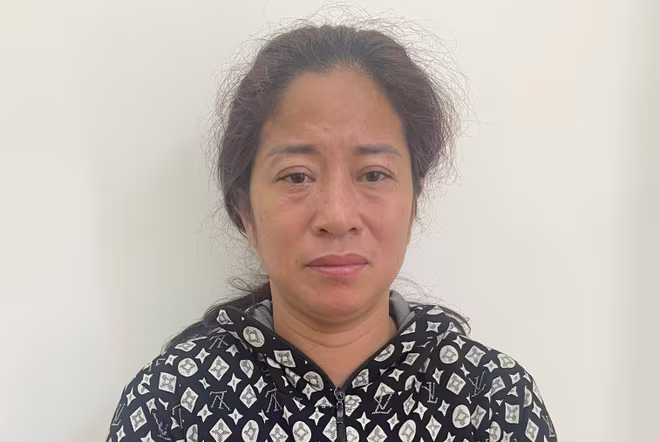 Hoàng Quỳnh Mai tại cơ quan công an Hoàng Quỳnh Mai tại cơ quan công an