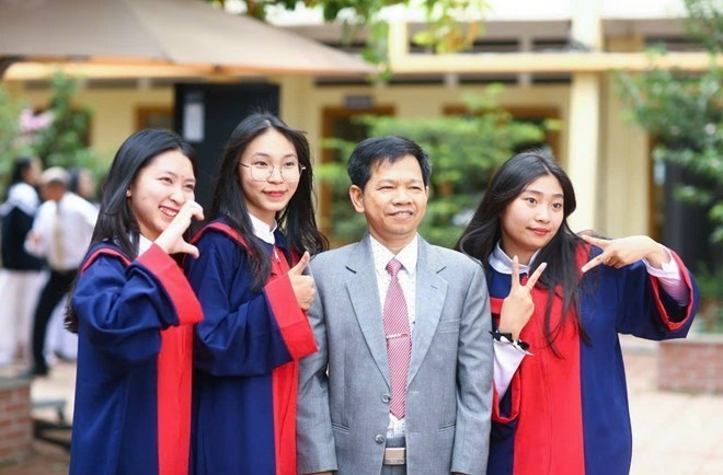 Giáo viên nêu đề xuất về thống nhất sách giáo khoa và sắp xếp lại trường đại học