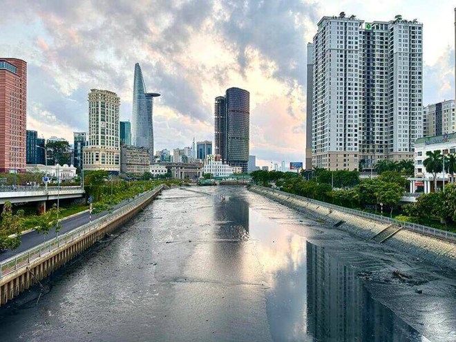 Nhiều địa phương chưa chú trọng phát triển nhà ở thương mại giá bình dân, khiến nguồn cung căn hộ phù hợp với thu nhập số đông người dân đô thị vẫn khan hiếm. Ảnh: Bảo Chương