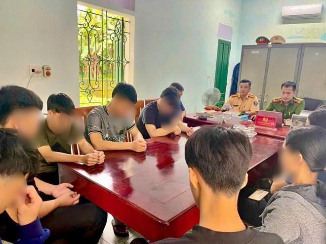 Triệu tập nhóm thanh thiếu niên đánh võng trên đường Hồ Chí Minh