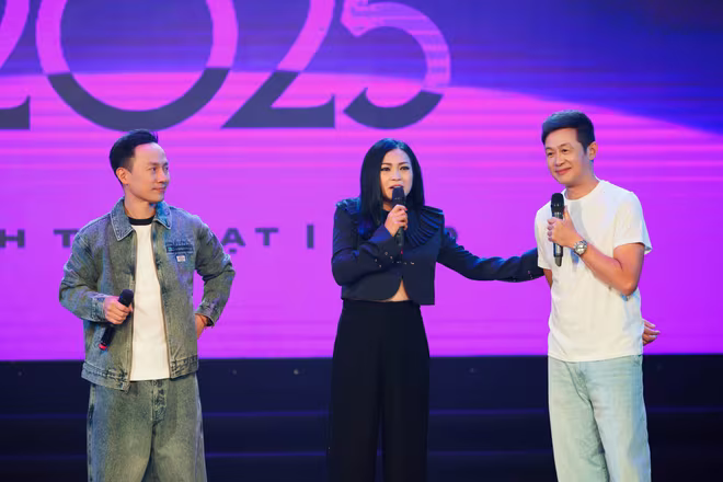 MC Anh Tuấn, ca sĩ Phương Thanh cũng tham dự và gặp gỡ khán giả