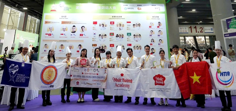 Đội tuyển Đầu bếp Việt Nam tỏa sáng tại Asian Pastry Young Chefs Challenge 2025 - ảnh 1