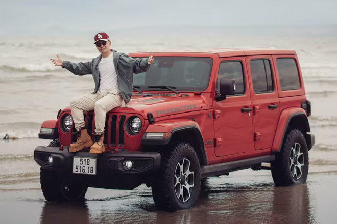 Hình ảnh của Đinh Tiến Đạt trong MV mới &quot;Cha tay rồi mới biết&quot;
