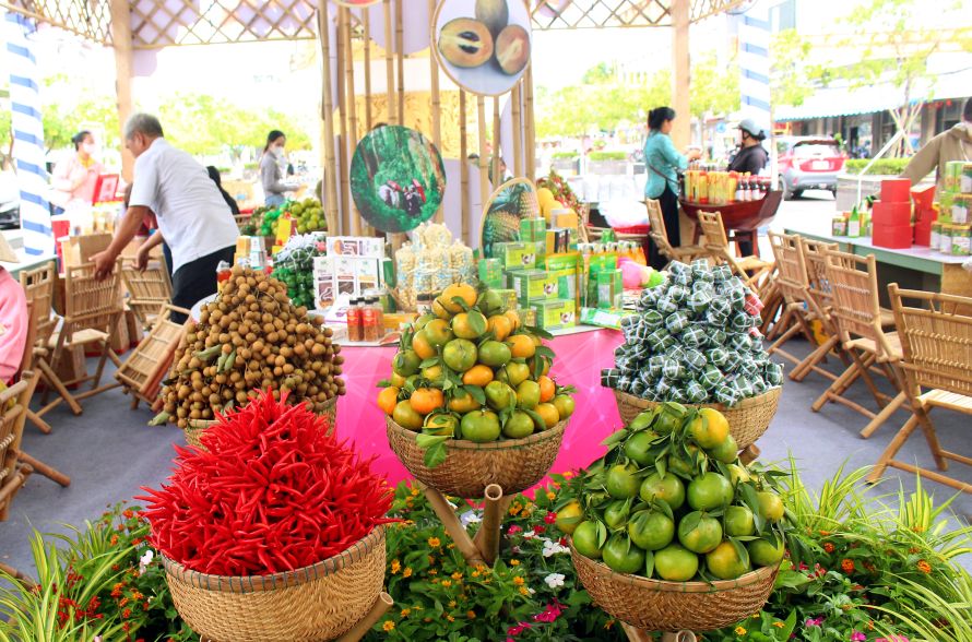 Sản phẩm OCOP tiêu biểu tỉnh Đồng Tháp. Ảnh: Thanh Mai