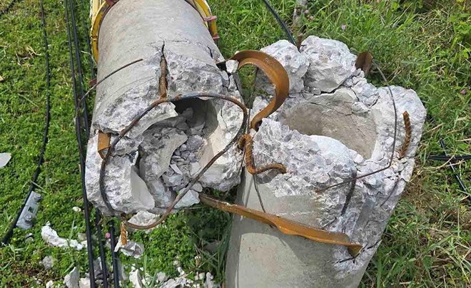 Rà soát hồ sơ những cột điện gãy lòi sắt sau bão