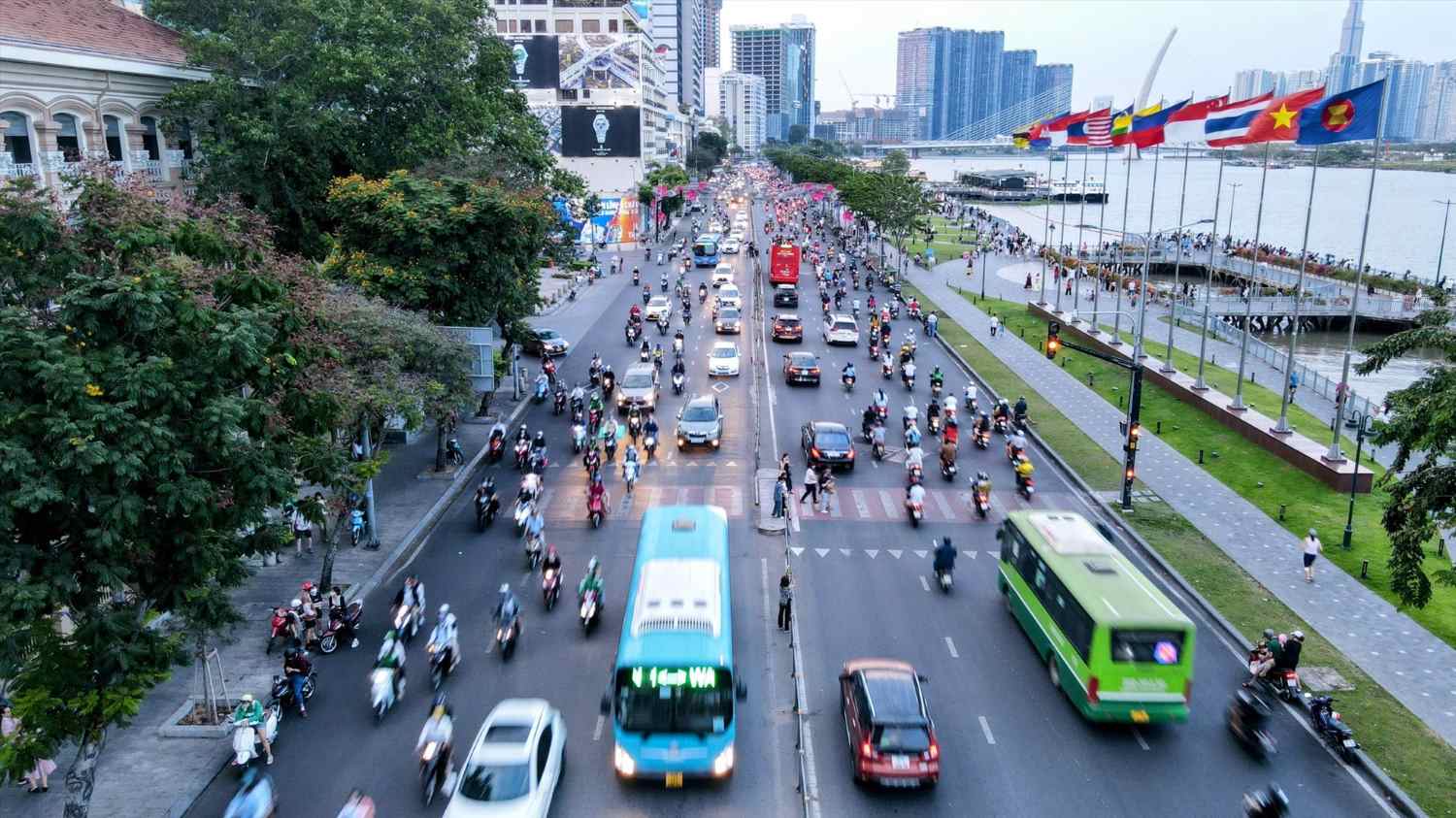 Đường Tôn Đức Thắng nằm ven sông Sài Gòn, chạy qua khu trung tâm TPHCM. Ảnh: Anh Tú