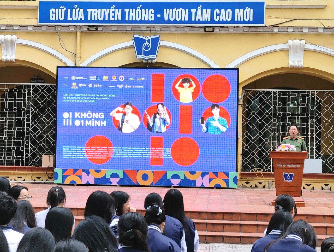 2710-phan-dinh-phung-khong-1-minh-5.jpg