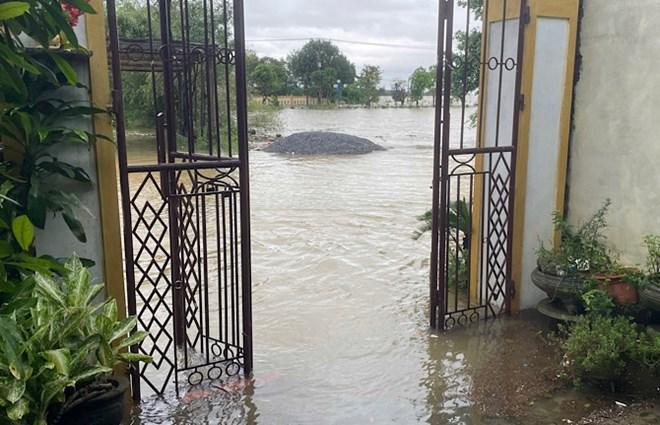 Nhiều khu vực ở Quảng Trị ngập sâu do mưa lớn