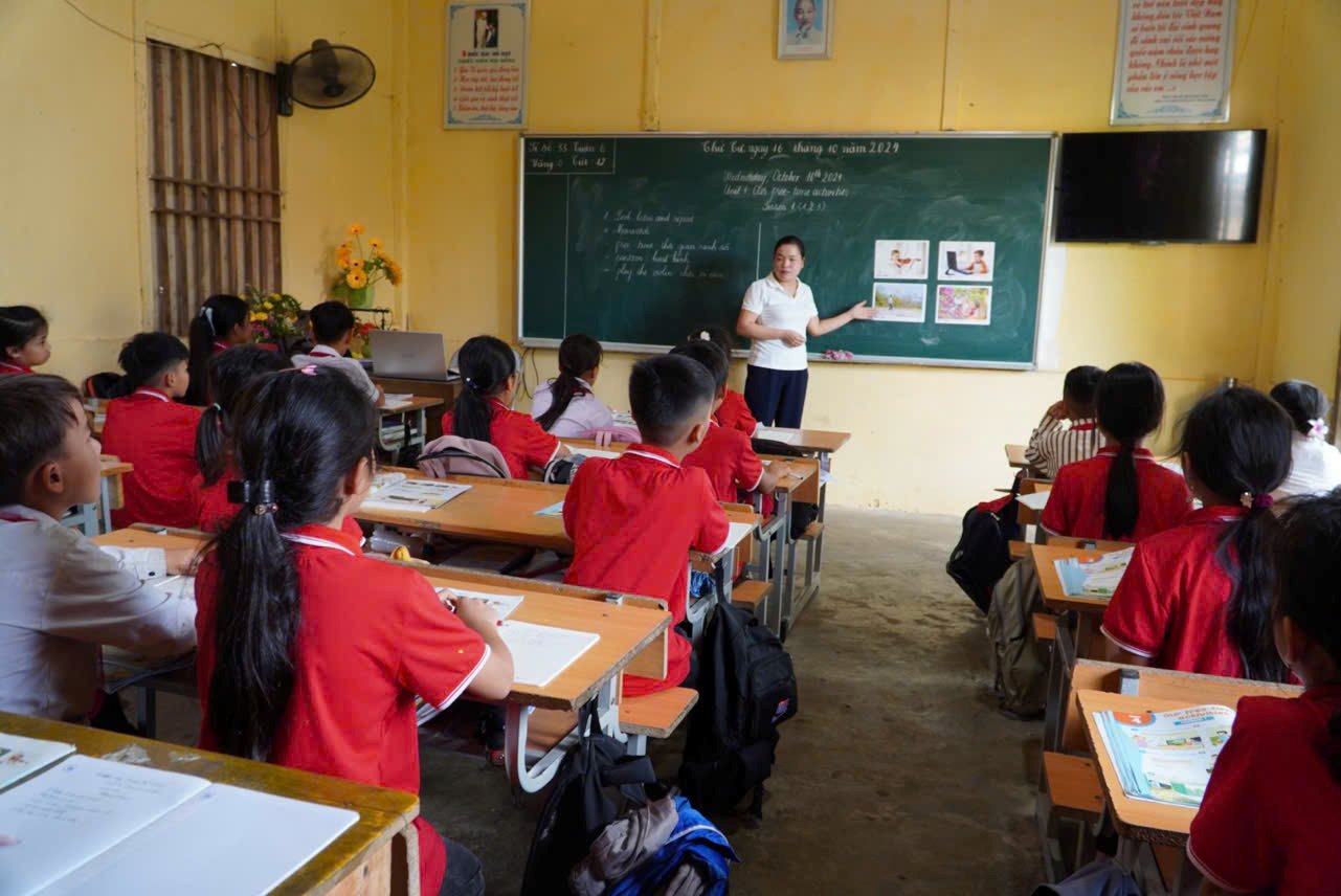 Đề án 2025-2035 đặt mục tiêu mọi học sinh Việt đều học Tiếng Anh từ lớp 1, nhưng bài toán thiếu 22.000 giáo viên là thách thức lớn với toàn ngành giáo dục. Ảnh: Vân Trang