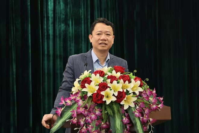 Cục trưởng Cục Dân số Lê Thanh Dũng thông tin tại họp báo