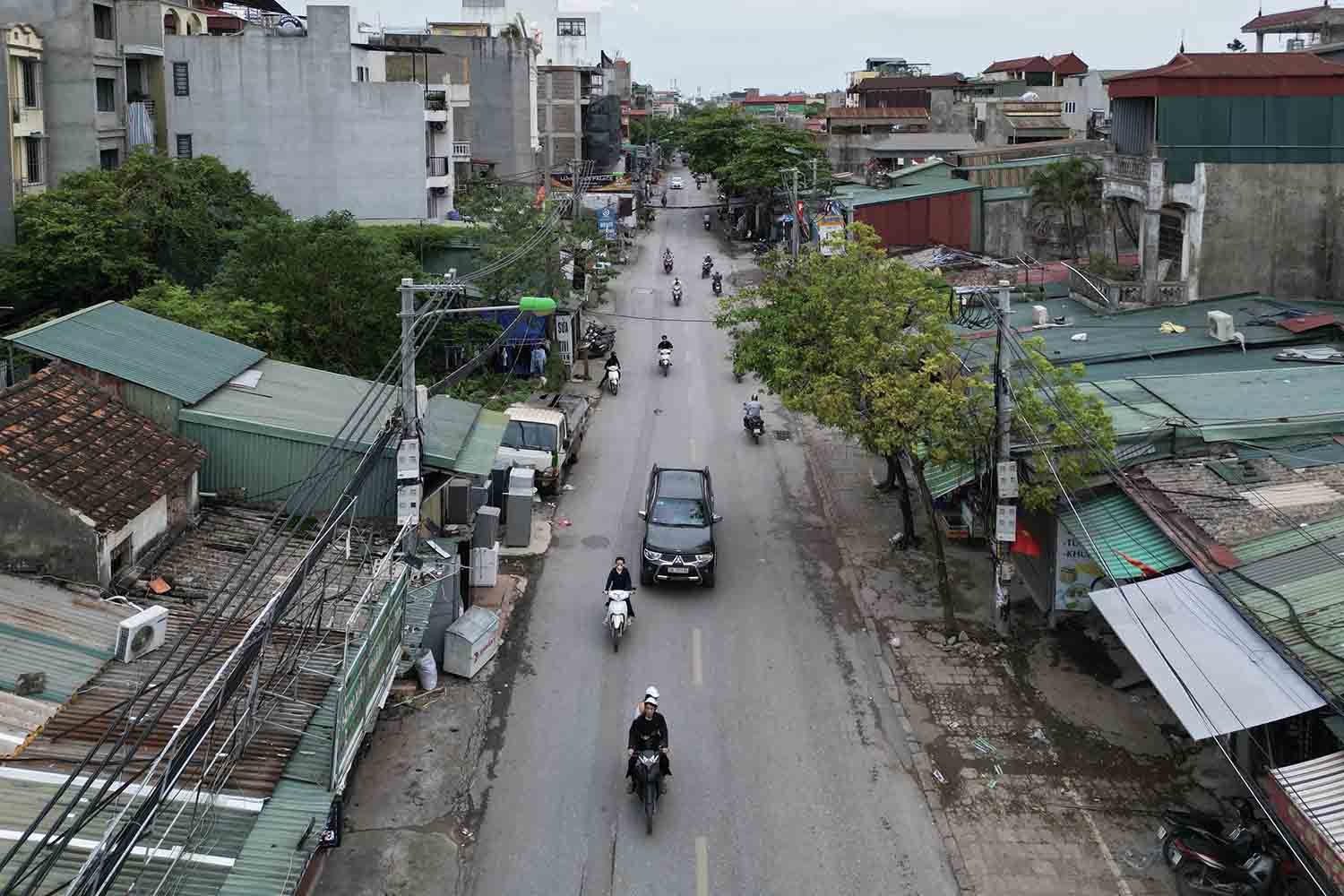 Đường Lĩnh Nam nhiều năm chưa được mở rộng do vướng mặt bằng. Ảnh: Sóng Hữu