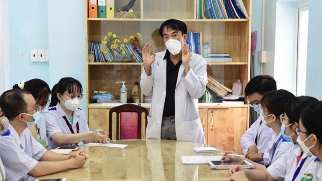 Bác sĩ Trần Thanh Trí và hành trình tiên phong ghép gan cho trẻ