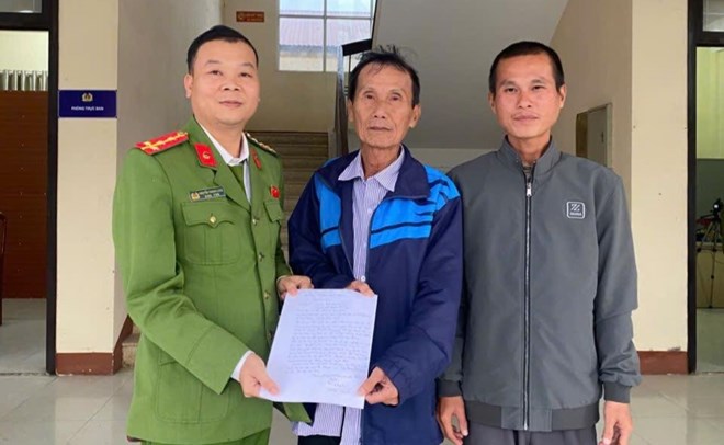 Người đàn ông gửi thư cảm ơn công an khi tìm được con lưu lạc xa nhà