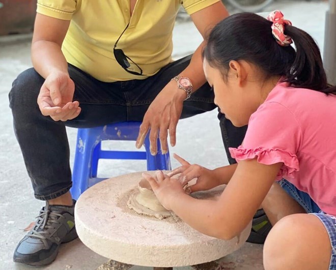 Khuyến khích con chơi ngoài trời để lớn lên khỏe mạnh và hạnh phúc