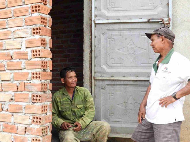 Những người uy tín ở Quảng Phú thắp lửa tinh thần vươn lên thoát nghèo