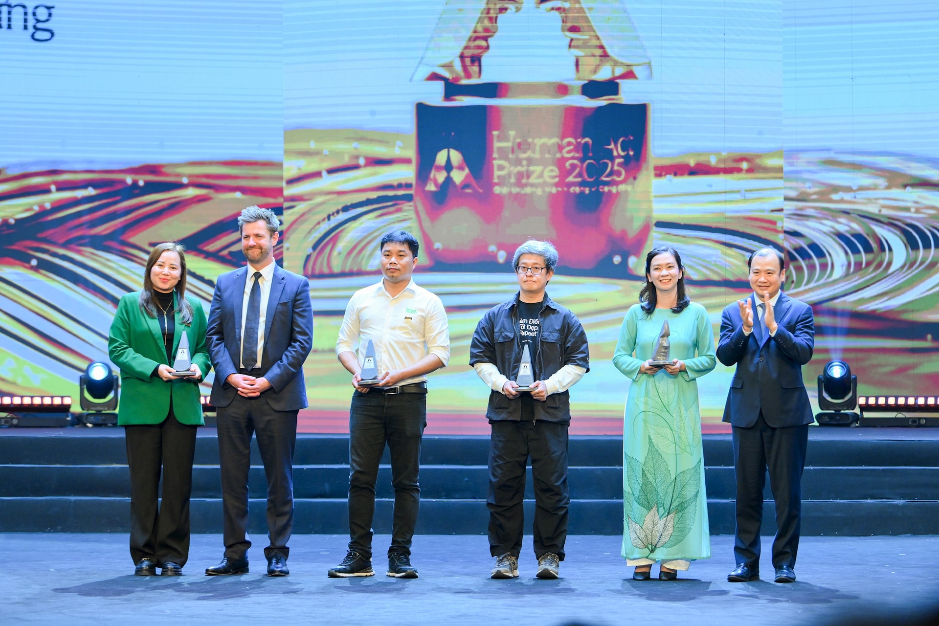 Vinh danh Ý tưởng phát triển bền vững. Ảnh: BTC