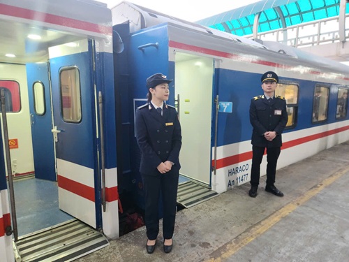 Đường sắt đưa vào khai thác 162 toa xe hiện đại trước Tết 2026. Ảnh: Minh Hạnh