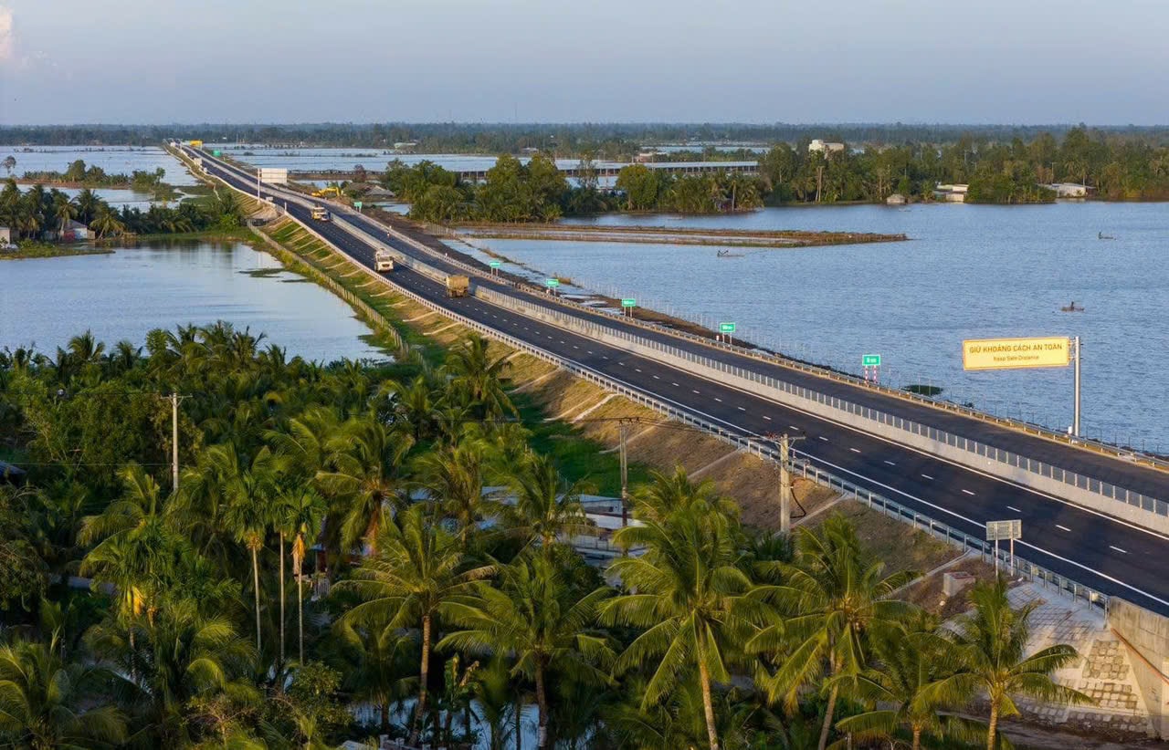 Hai dự án thành phần cao tốc Bắc - Nam qua Tây Nam Bộ được thông xe. Ảnh: TL.