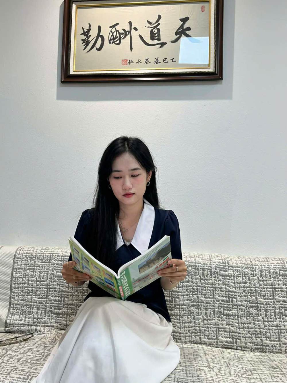 Chị Dương Thu Thảo nhận thấy tìm được một công việc vừa phù hợp thời gian, vừa đảm bảo thu nhập ngày càng khó khăn. Ảnh: NVCC