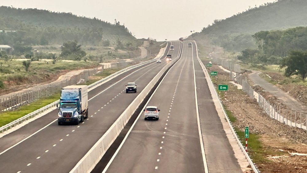 Một đoạn cao tốc Phan Thiết - Dầu Giây qua tỉnh Lâm Đồng. Ảnh: Duy Tuấn
