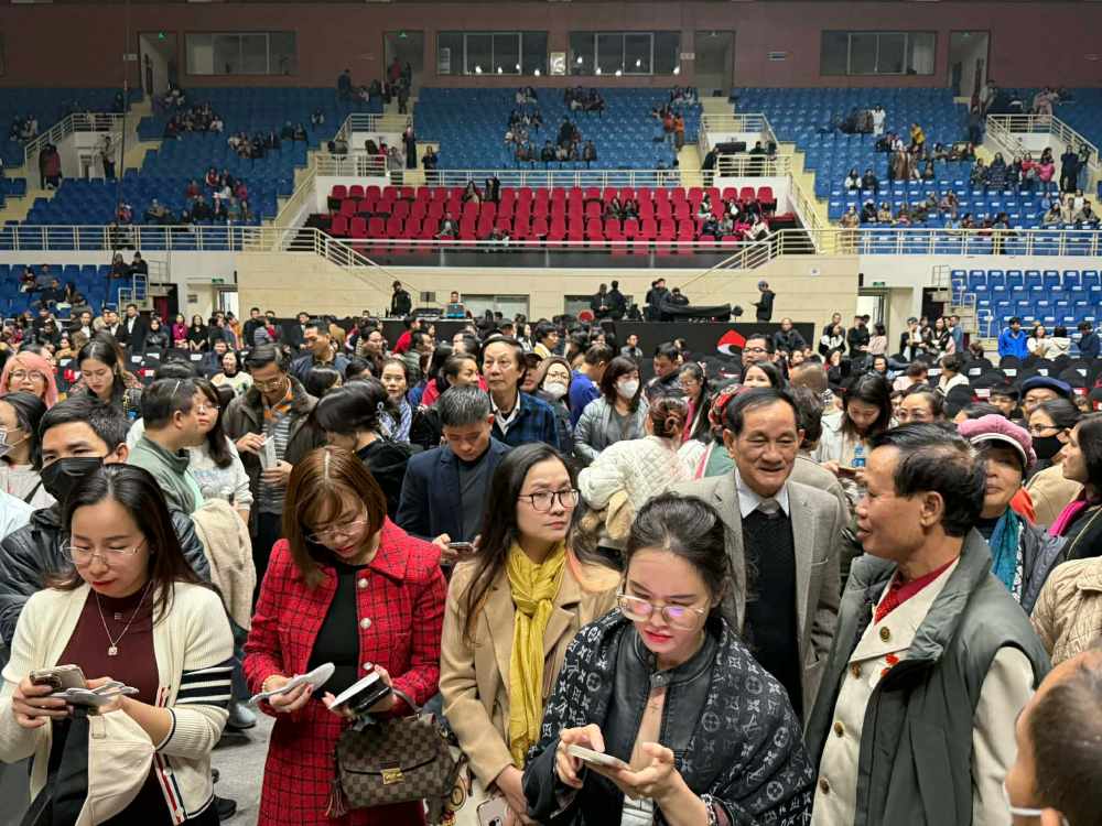 Vụ đêm nhạc Về đây bốn cánh chim trời vỡ trận đang để lộ nhiều vấn đề, lỗ hổng trong tổ chức biểu diễn tại Việt Nam. Ảnh: Vân Anh