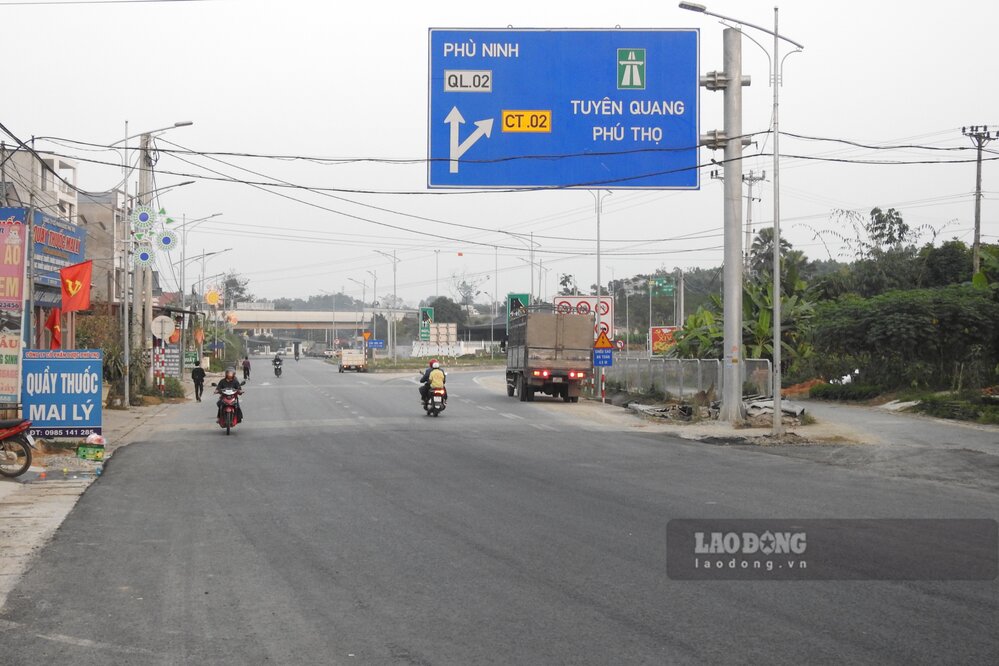 Đa phần toàn tuyến đã được thảm nhựa mặt đường. Ảnh: Tô Công.