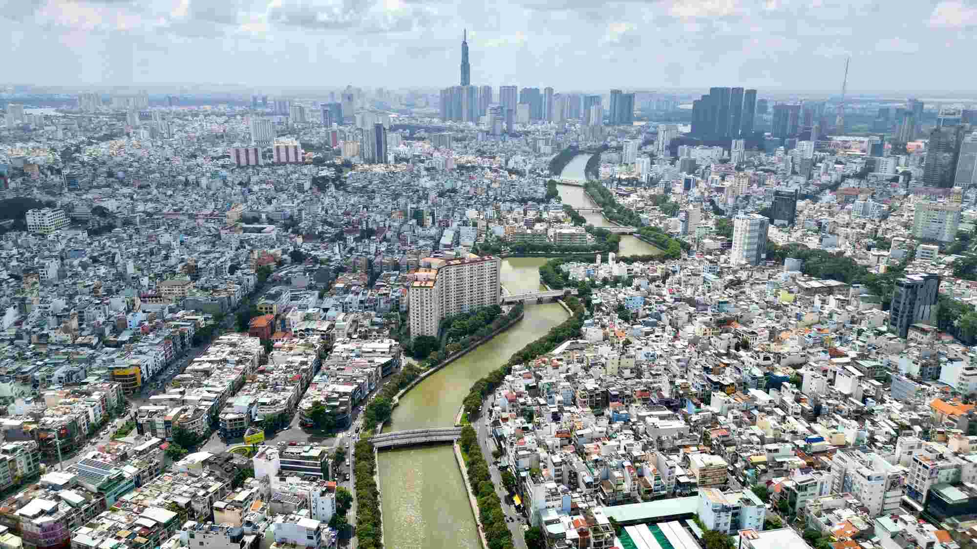 Kênh Nhiêu Lộc - Thị Nghè sau khi được cải tạo đã thay đổi diện mạo TPHCM.  Ảnh: Anh Tú