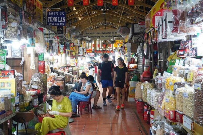 Chợ ở TPHCM trầm lắng mùa mua sắm cuối năm