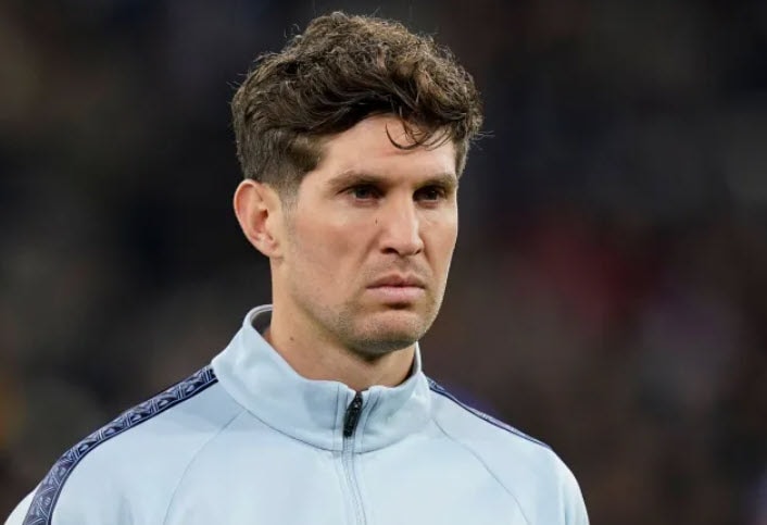 Chấn thương liên miên khiến John Stones cân nhắc rời Man City để tìm thử thách mới tại Bayern Munich hoặc Serie A