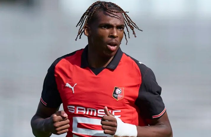 Liverpool đã sở hữu trung vệ Jeremy Jacquet