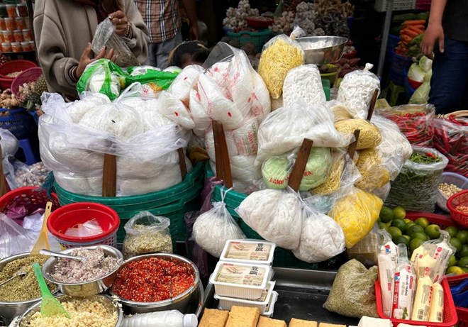 Bộ Y tế tăng kiểm soát an toàn thực phẩm dịp Tết 2026