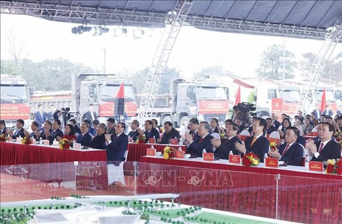 Tổng Bí thư Tô Lâm, Thủ tướng Phạm Minh Chính và các lãnh đạo, nguyên lãnh đạo Đảng, Nhà nước dự Lễ khởi công dự án xây dựng Bảo tàng Đảng Cộng sản Việt Nam. Ảnh: Thống Nhất/TTXVN Tổng Bí thư Tô Lâm, Thủ tướng Phạm Minh Chính và các lãnh đạo, nguyên lãnh đạo Đảng, Nhà nước dự Lễ khởi công dự án xây dựng Bảo tàng Đảng Cộng sản Việt Nam. Ảnh: Thống Nhất/TTXVN