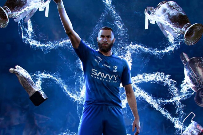 Benzema gia nhập đội bóng kình địch của Ronaldo